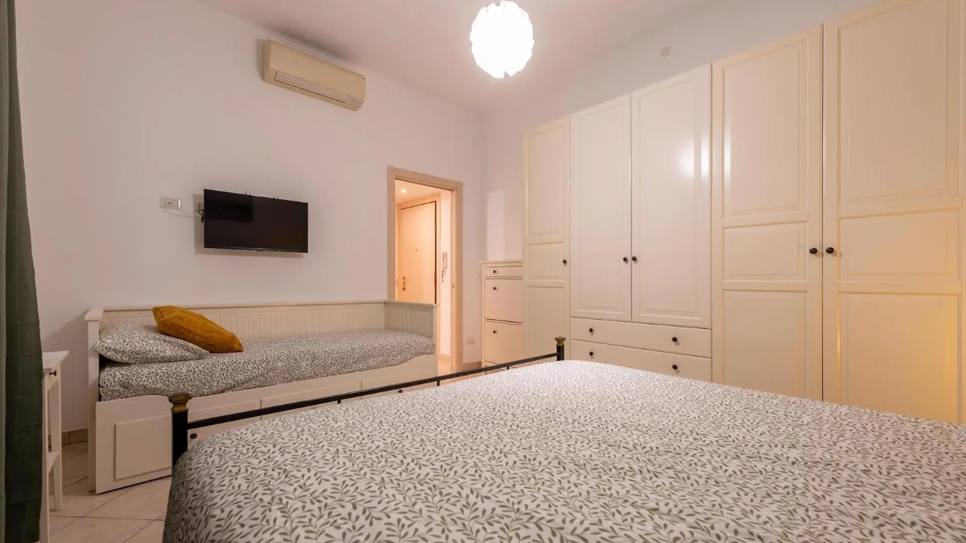 Guest Planet - Maison Citta Studi Milan Italy